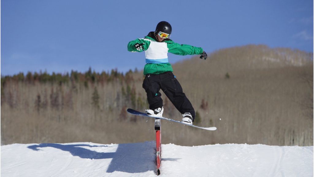 large base bevel for snowboard park riding